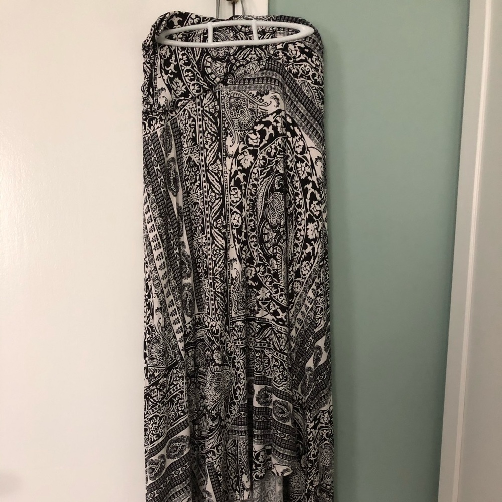 Anthropologie black and white print maxi skirt SzM